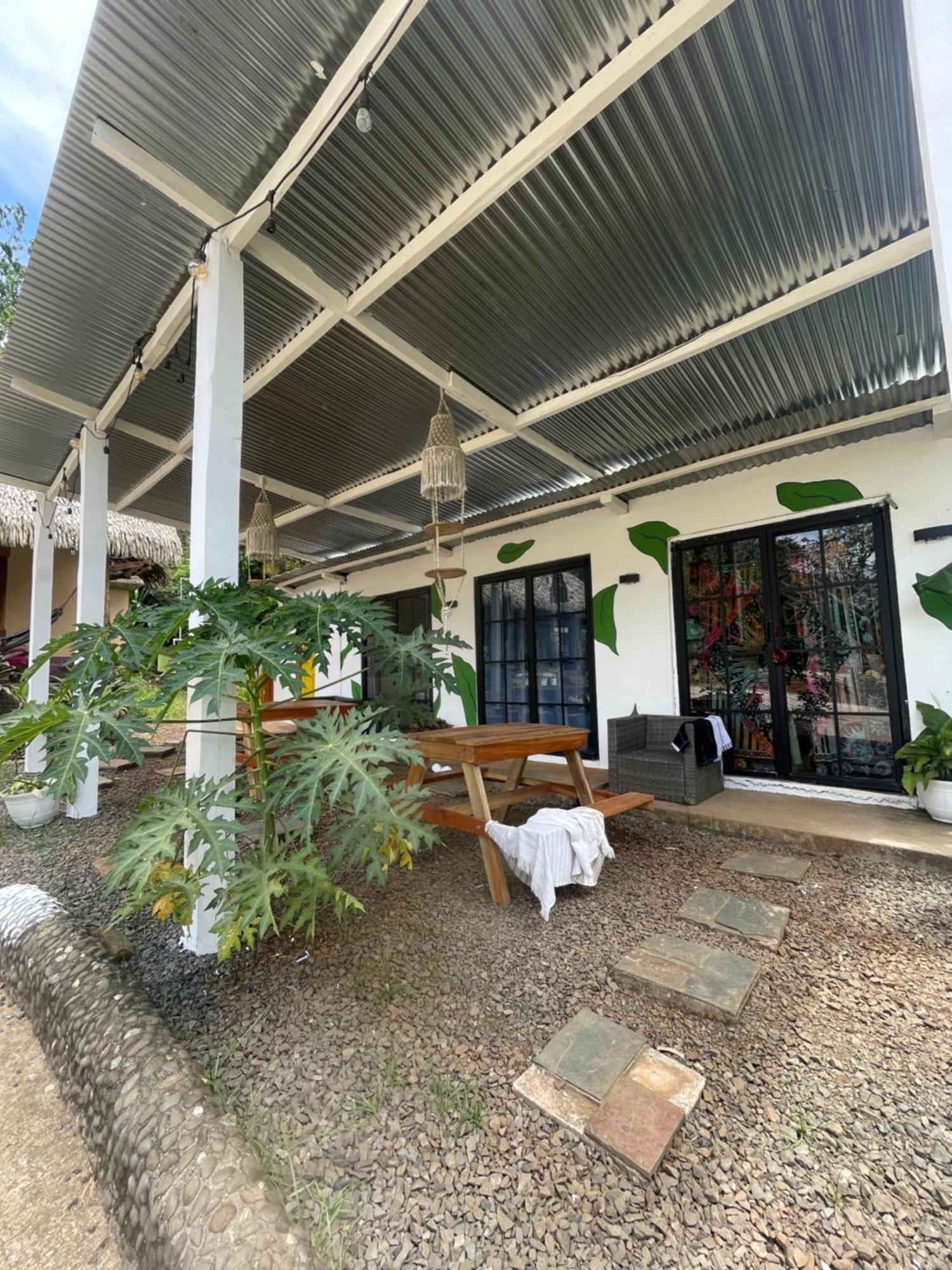 Urbanos Jungle Hostel Santa Catalina Exterior photo